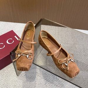 Gucci Women's Brown Flats with Silver Details